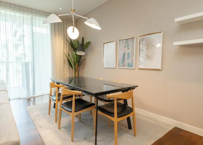 Fam Living City Walk - Opposite City Walk Mall - 2A