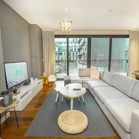 Fam Living City Walk - Opposite City Walk Mall - 2A Dubai Exterior photo