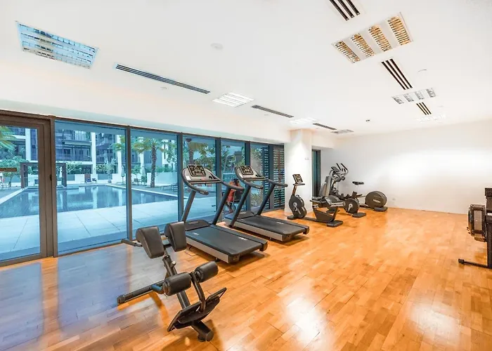 Fam Living City Walk - Opposite City Walk Mall - 2A