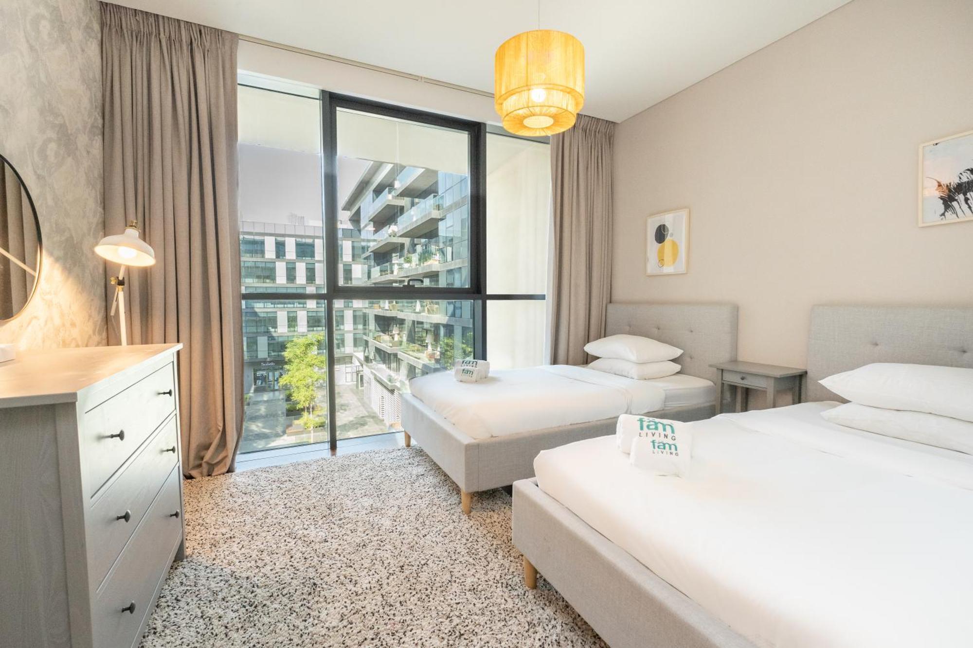 Fam Living Walk - Opposite Walk Mall - 2a * Дубай